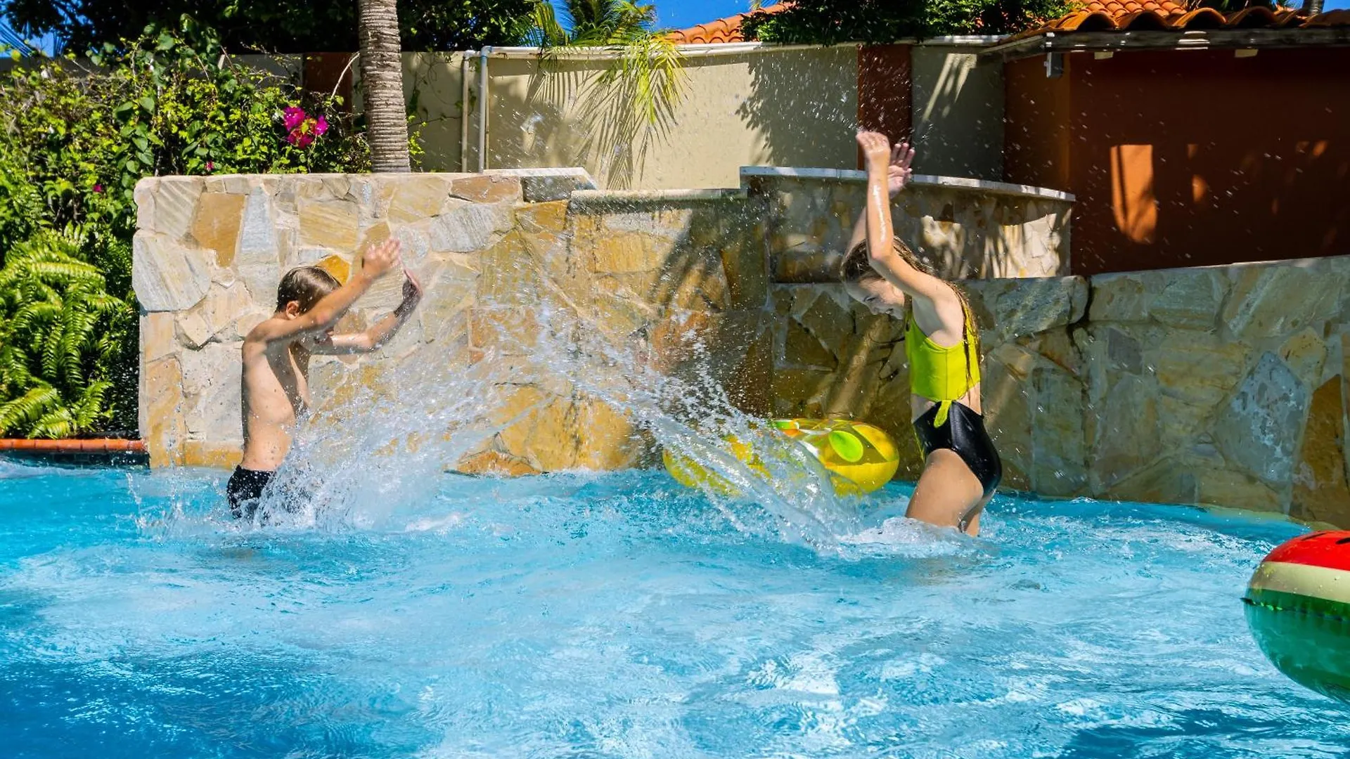 Pool Villajacuzzifree Utilities3Minpalm Beach Noord Villa