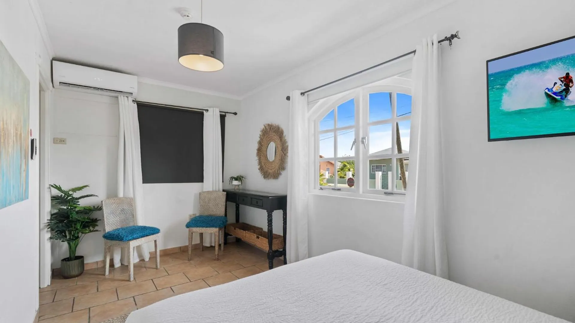 Pool Villajacuzzifree Utilities3Minpalm Beach Noord Villa